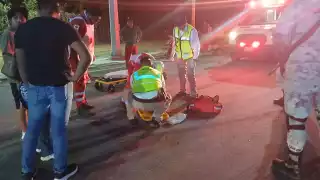 Mujer en moto resulta herida; el responsable conducía alcoholizado