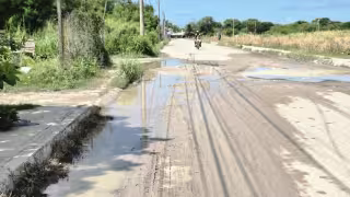 Exigen atención a la calle 35 de Champotón ante el avance de los baches