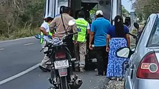 Un menor lesionado al volcar mototaxi sobre vía federal