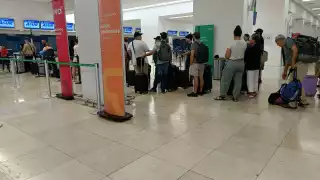 Hay buena afluencia de pasajeros en el aeropuerto de Mérida