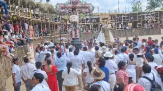 Fervor y Tradición: Las Imágenes Sagradas Llegan por Primera Vez al Ruedo