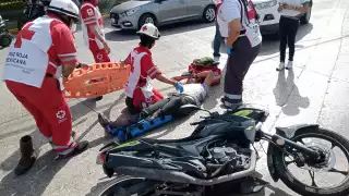 Camioneta atropella a joven motociclista en Ciudad del Carmen