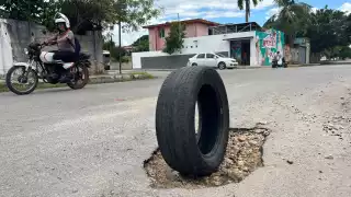 Los baches se han formado debido a la infraestructura obsoleta