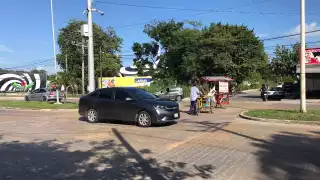 Piden ciudadanos que instalen semáforos en cruzamiento riesgoso de Chetumal