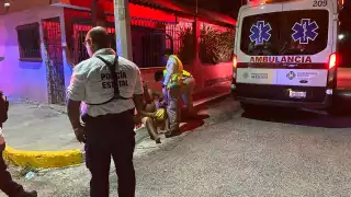 Vecinos auxilian a hombre herido tras discusión con su pareja
