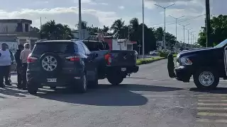 Encontronazo de vehículos en la colonia David Gustavo