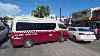 Choque en la avenida 10 de Julio de Ciudad del Carmen provoca caos vial frente al ADO