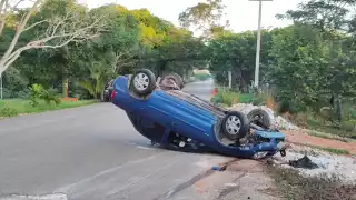 El conductor fue trasladado al centro de salud al presentar heridas en el cuerpo