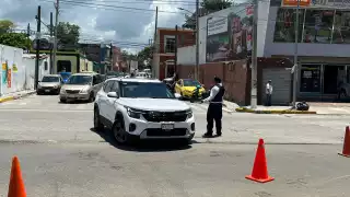 Reparaciones generan caos vehicular