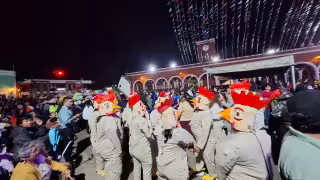 Multitud abarrotó el baile del carnaval en Hecelchakán.