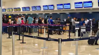 Las lluvias fueron las causantes de los vuelos retrasados