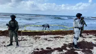 Recalan 10 bloques de cocaína en la costa de Cozumel