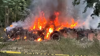 Elementos del Heroico Cuerpo de Bomberos combatieron el incendio.