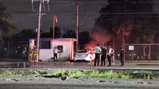 Un taxista fue atacado a balazos en Cancún.