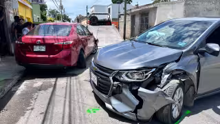 Choque múltiple moviliza a paramédicos y policías en el barrio de Santa Ana