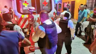 Los paramédicos tuvieron que actuar rápido debido a la condición de la víctima.