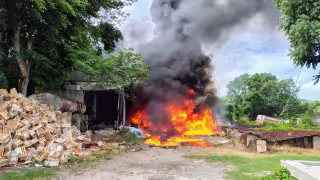 Arde bodega con productos inflamables en el fraccionamiento Dzoyolá