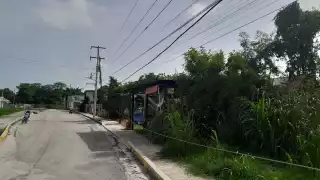 La colonia Fátima sufre apagones constantes por cables de mediana tensión dañados, agravados por la falta de separadores de cables.