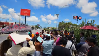 Los manifestantes expresaron su inconformidad por cobros excesivos.