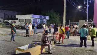 Los inconformes bloquearon la circulación en la vialidad.