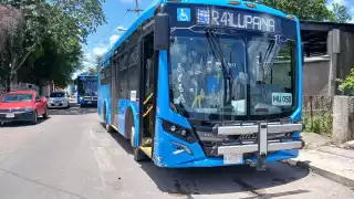 La unidad de Va y Ven presentó daños tras el choque