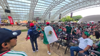 Cientos de campechanos se reunieron en la Concha Acústica para seguir la inauguración del Mundial 2026.