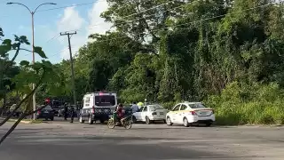 Mujer resulta herida tras fuerte choque en la colonia Miraflores de Chetumal