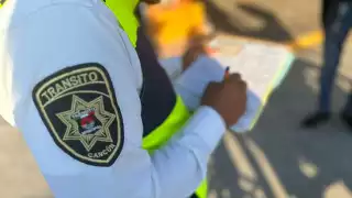 Por extorsión investigan a policías de tránsito de Cancún 