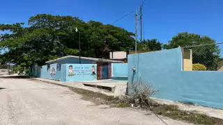 Accidentes y baches ponen en riesgo a niños en kínder de la colonia El Tajonal, Champotón