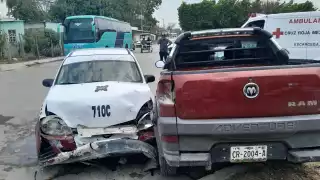 La camioneta no hizo su alto obligatorio