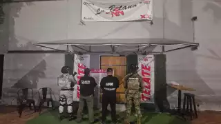 El bar donde se realizó el operativo está en la carretera federal Cancún-Tulum.