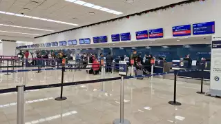 Baja afluencia de viajeros en el Aeropuerto de Mérida durante este 24 de diciembre