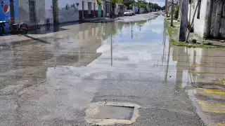 Aunque hay drenaje en el tramo, no es suficiente para absorber toda el agua durante las lluvias