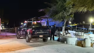 Elementos policiacos llegaron al lugar de los hechos y abanderaron la zona.