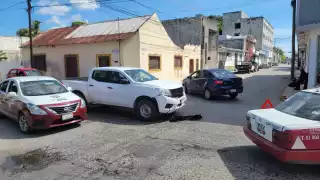 Tras chocar en Ciudad del Carmen, conductores esperan 3 horas por peritos de tránsito  