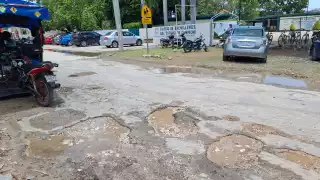Lluvias agravan calles deterioradas en San Juan y San Antonio