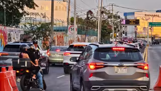 Cientos de familias decidieron festejar el día de las Madres recorriendo el puente.