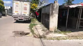 Capitalinos evidencian mal estado de calles en Chetumal; varios puntos en Proterritorio y Solidaridad tienen acumulación de basura y baches