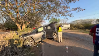 Camioneta de regidor queda destrozada cerca de zona arqueológica