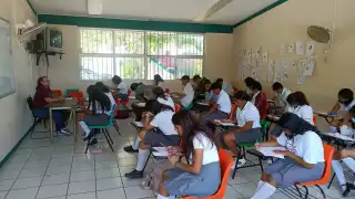 El programa “La Escuela es Nuestra” beneficiará por primera vez a 41 escuelas preparatorias del Estado para mejorar su infraestructura.