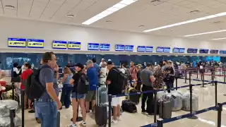 Durante la mañana seis vuelos aterrizaron