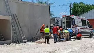 Un trabajador cayó desde cinco metros de altura mientras laboraba en una construcción en Escárcega.