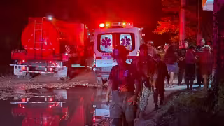 Elementos policiacos, bomberos y paramédicos respondieron al llamado de emergencia.