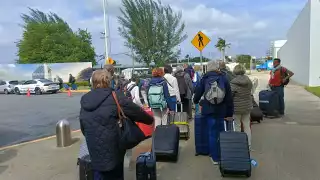 Dos grupos de viajeros de Polonia y Francia arriban para conocer y recorrer los atractivos del estado