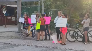 Hasta el momento, ninguna autoridad estatal o municipal se ha presentado al lugar para dialogar con los manifestantes