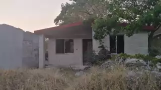  Exigen solución a casas desiertas en Sabancuy; son refugios de malvivientes