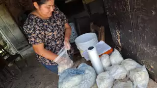 De 10 a 15 pesos: pozol con coco sube por escasez de maíz