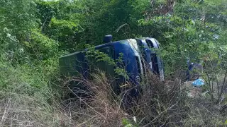 La persona lesionada, C.A.CH. U., de 22 años, fue enviada al hospital IMSS Bienestar de Champotón y se encuentra estable.