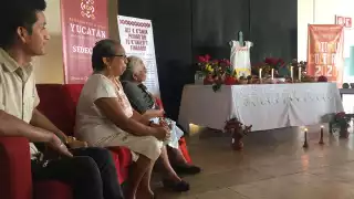 Los rezadores mantienen una de las tradiciones más arraigadas: el recuerdo de los fallecidos