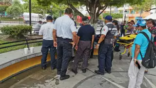 Movilización de emergencia en el centro de la ciudad por una persona convulsionando en la vía pública